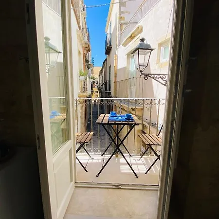 Residence Le Tre Grazie - Appartamento Talia Syracuse Exterior photo
